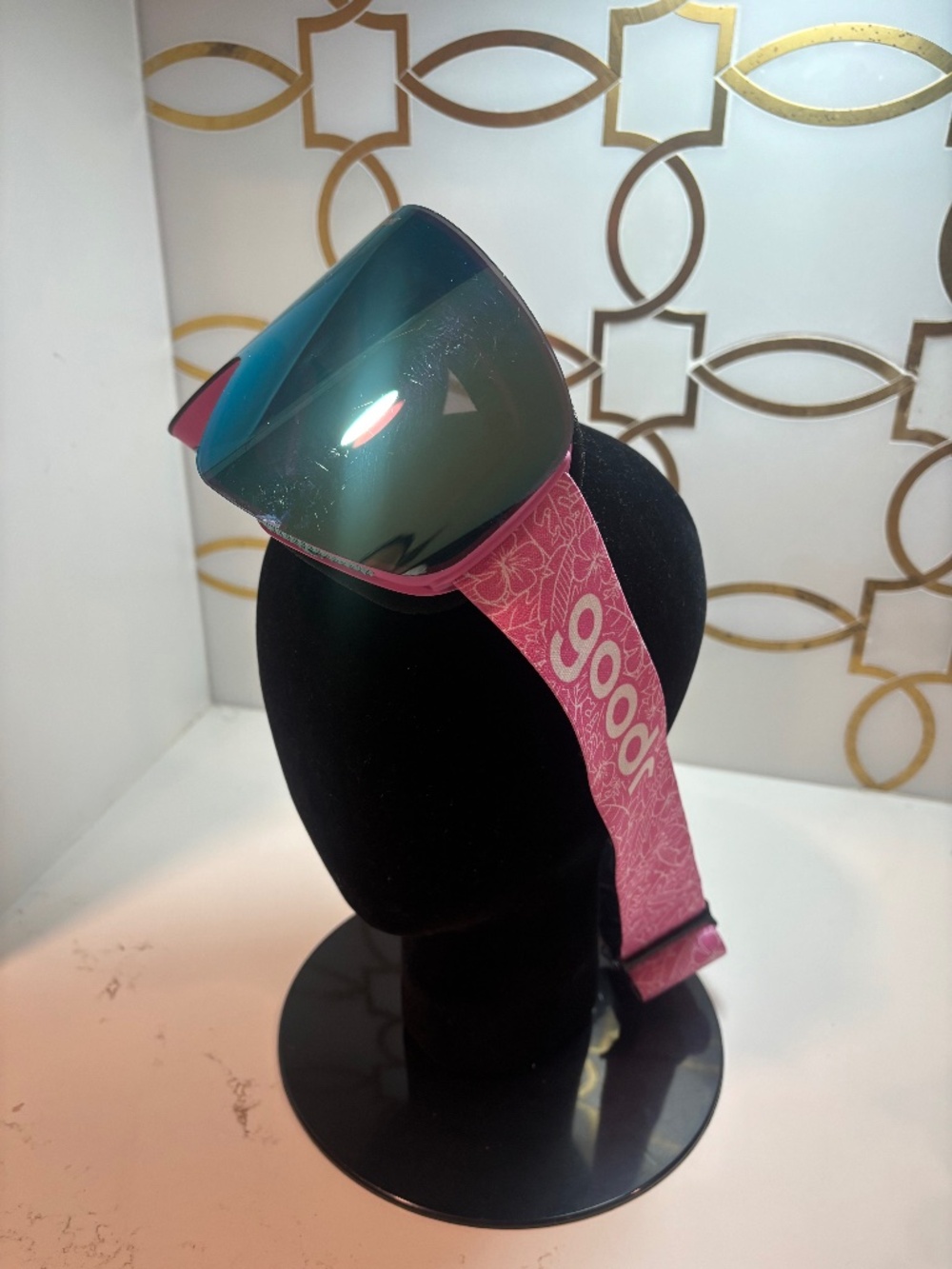 Goodr Ski Goggles Adjustable Pink Skiing Snowboard Snowboarding Winter